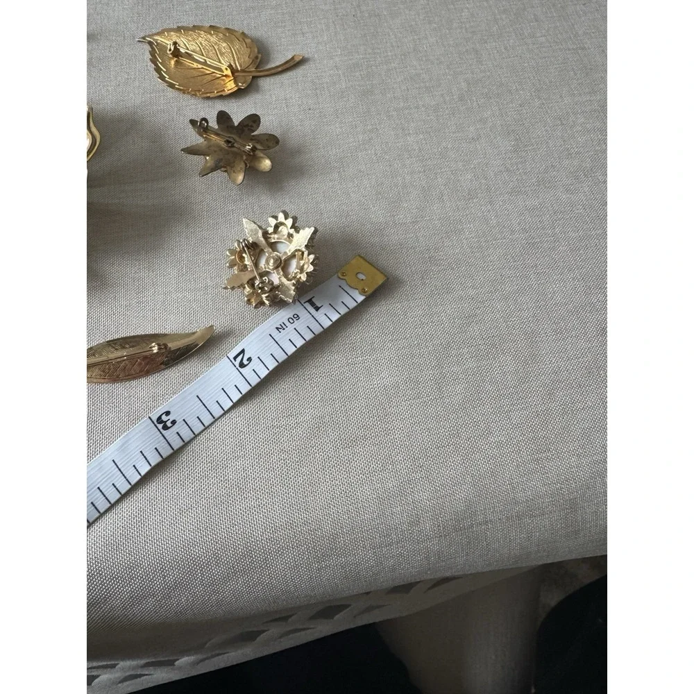 9‎ Vintage Leaf Flower Brooch Gold Silver  Bronze Tone Rhinestones Enameled